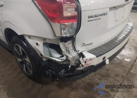 2018 Subaru Forester 2.5I Premium z USA, uszkodzony, nr VIN JF2SJAGC1JH451339